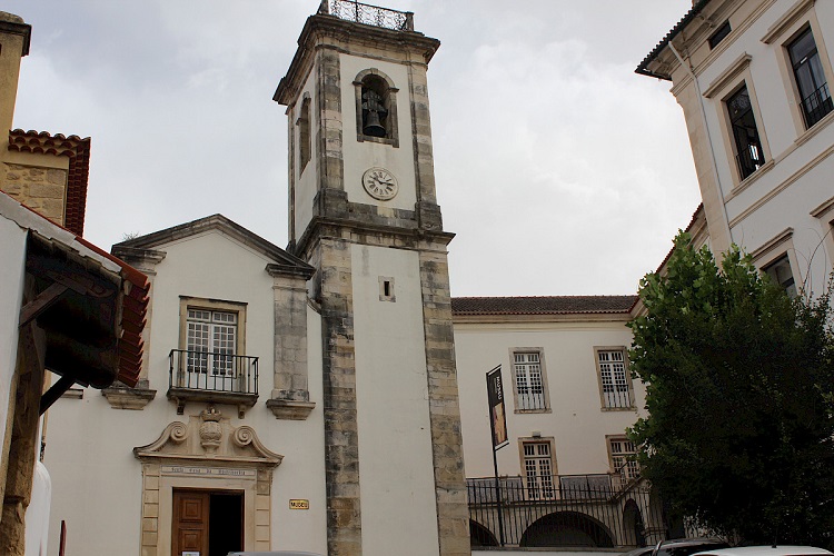 Rádio Regional do Centro: Misericórdia de Coimbra conta 500 anos de história em obra de dois volumes