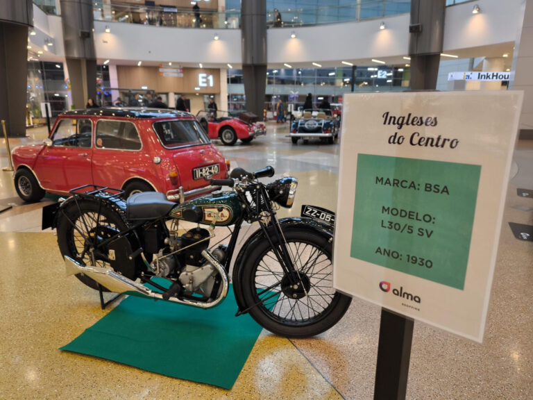 Rádio Regional do Centro: Ingleses do Centro expõem Automóveis clássicos e icónicos no Alma Shopping