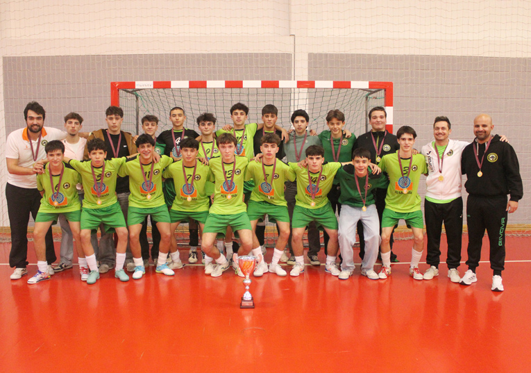 Rádio Regional do Centro: Condeixa: Academia de Desportos sagra-se campeã distrital sub-17 em futsal